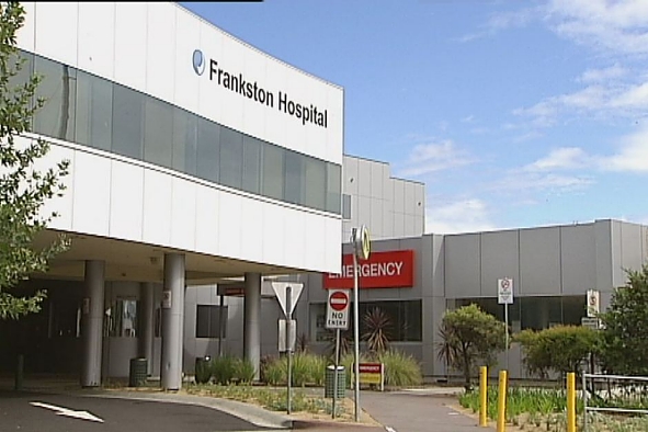 Peninsula Health Frankston Hospital is distributing 
Personal Ashtrays that include a quit smoking message.