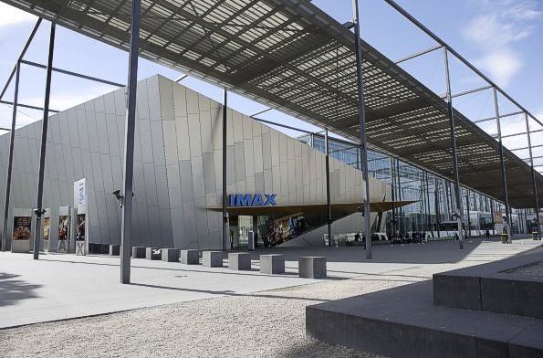 Melbourne Museum & IMAX Theatre install Eco-Pole Freestanding Bollard Ashtrays